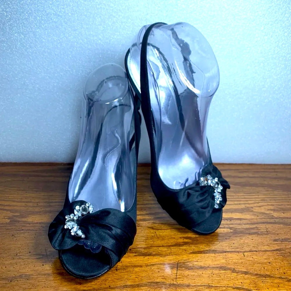 Nina 6.5 dress shoes